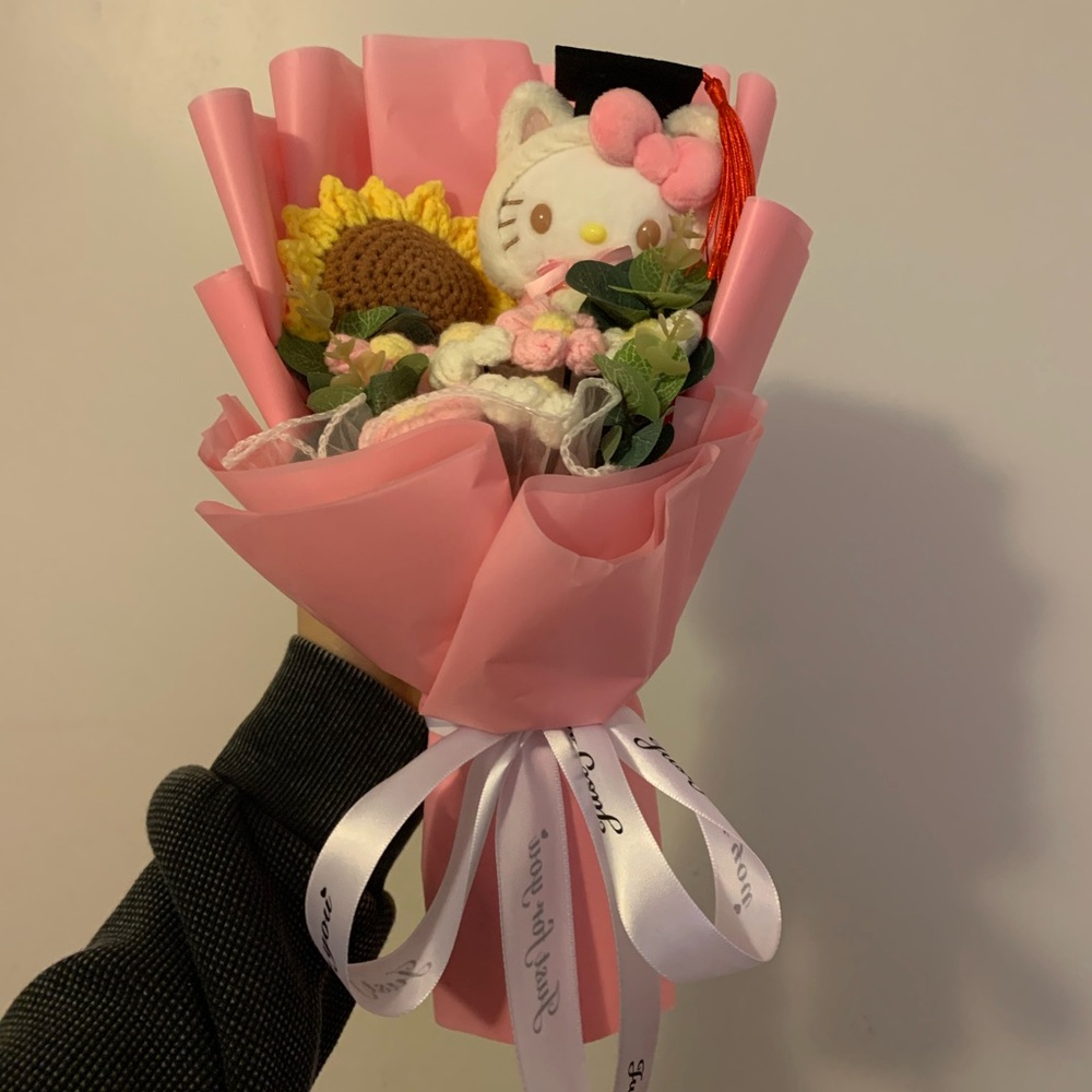 Hello kitty graduation bouquet